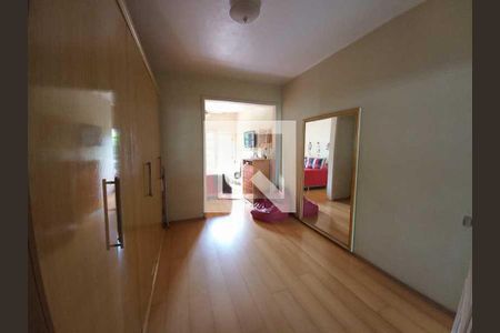 Casa de condomínio à venda com 256m², 3 quartos e 2 vagas