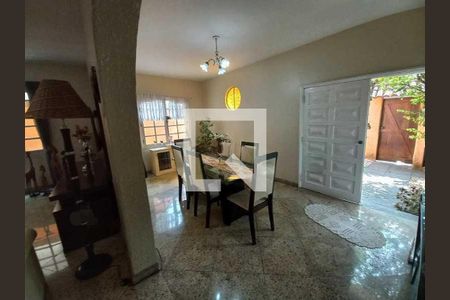 Casa de condomínio à venda com 256m², 3 quartos e 2 vagas