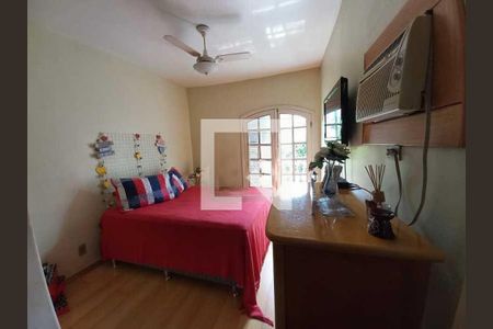 Casa de condomínio à venda com 256m², 3 quartos e 2 vagas