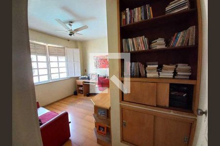 Casa de condomínio à venda com 256m², 3 quartos e 2 vagas