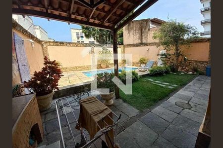 Casa de condomínio à venda com 256m², 3 quartos e 2 vagas