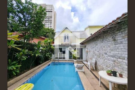 Casa à venda com 386m², 5 quartos e 3 vagas