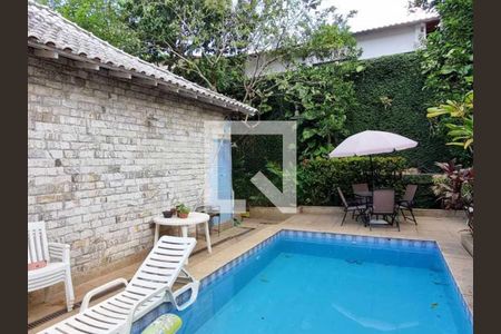 Casa à venda com 386m², 5 quartos e 3 vagas