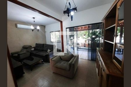 Casa à venda com 4 quartos, 378m² em Freguesia (Jacarepaguá), Rio de Janeiro