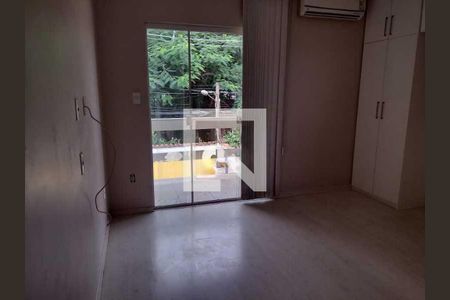 Casa de condomínio à venda com 160m², 3 quartos e 1 vaga