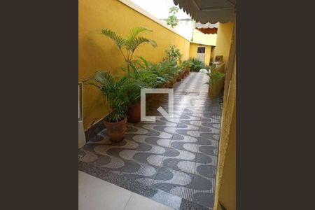 Casa de condomínio à venda com 184m², 3 quartos e 5 vagas