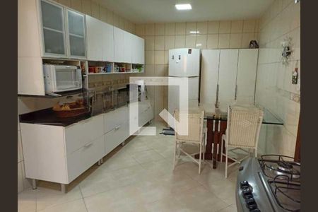 Casa de condomínio à venda com 184m², 3 quartos e 5 vagas