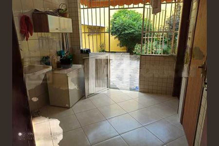 Casa de condomínio à venda com 184m², 3 quartos e 5 vagas