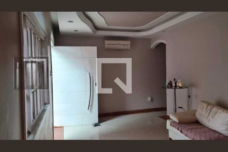 Casa à venda com 2 quartos, 109m² em Tanque, Rio de Janeiro