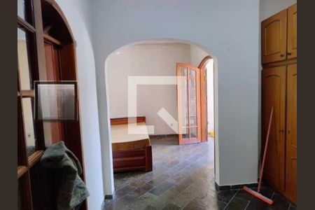 Casa à venda com 260m², 2 quartos e 4 vagas