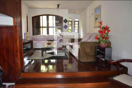 Casa de condomínio à venda com 274m², 4 quartos e 2 vagas