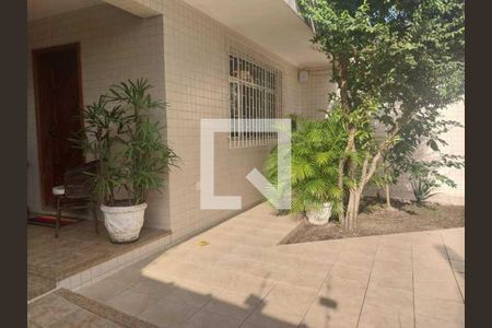 Casa à venda com 230m², 3 quartos e 3 vagas