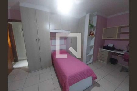 Casa à venda com 230m², 3 quartos e 3 vagas