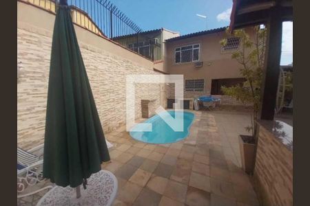 Casa à venda com 230m², 3 quartos e 3 vagas