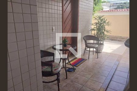 Casa à venda com 230m², 3 quartos e 3 vagas
