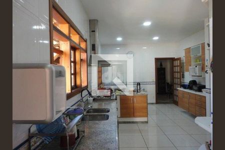 Casa de condomínio à venda com 457m², 3 quartos e 6 vagas