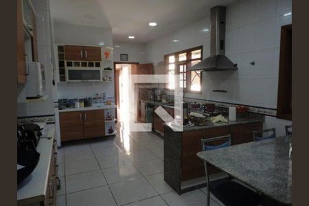 Casa de condomínio à venda com 457m², 3 quartos e 6 vagas