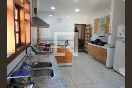 Casa de condomínio à venda com 457m², 3 quartos e 6 vagas