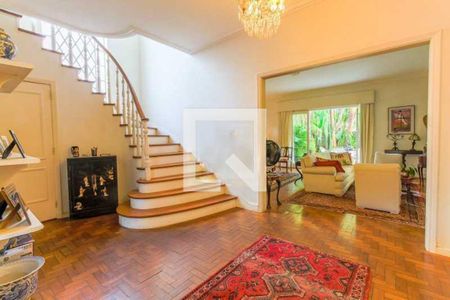 Casa à venda com 320m², 5 quartos e 2 vagas