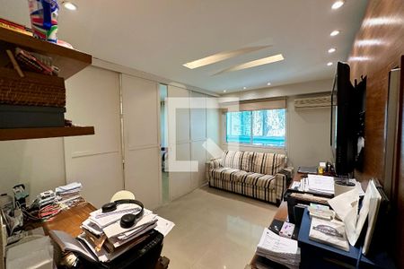 Suite 1 de apartamento à venda com 3 quartos, 156m² em Laranjeiras, Rio de Janeiro