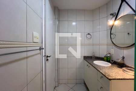 Apartamento à venda com 45m², 2 quartos e sem vaga Apartamento à venda com 45m², 2 quartos e sem vagaBanheiro