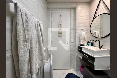 Apartamento à venda com 47m², 2 quartos e 1 vaga Apartamento à venda com 47m², 2 quartos e 1 vagaBanheiro