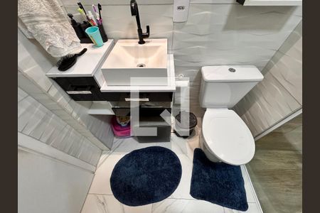 Apartamento à venda com 47m², 2 quartos e 1 vaga Apartamento à venda com 47m², 2 quartos e 1 vagaBanheiro