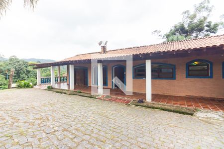 Casa para alugar com 750m², 4 quartos e 5 vagasQuintal