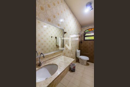 Casa para alugar com 750m², 4 quartos e 5 vagasBanheiro 1