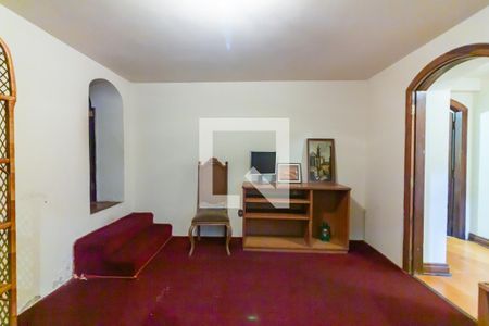 Casa para alugar com 750m², 4 quartos e 5 vagassala 2