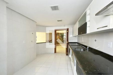 Casa para alugar com 190m², 3 quartos e 2 vagasCozinha