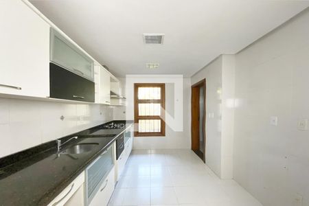 Casa para alugar com 190m², 3 quartos e 2 vagasCozinha