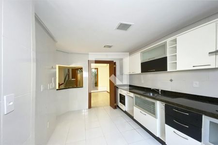 Casa para alugar com 190m², 3 quartos e 2 vagasCozinha