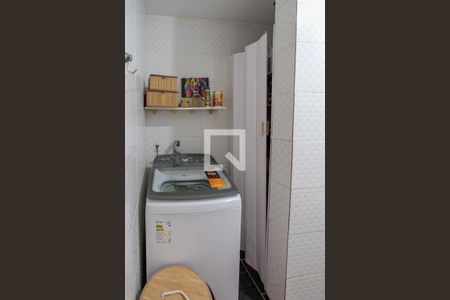 Banheiro de casa de condomínio à venda com 3 quartos, 200m² em Itanhangá, Rio de Janeiro