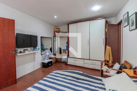 Casa de condomínio à venda com 200m², 3 quartos e 1 vagaQuarto 2 suíte