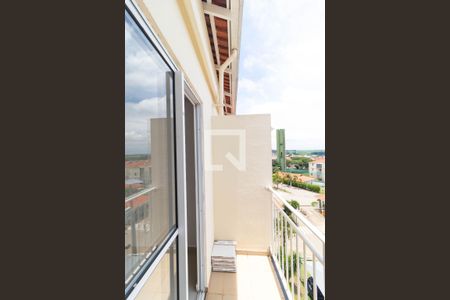 Sacada de apartamento para alugar com 3 quartos, 53m² em Vila Marieta, Campinas