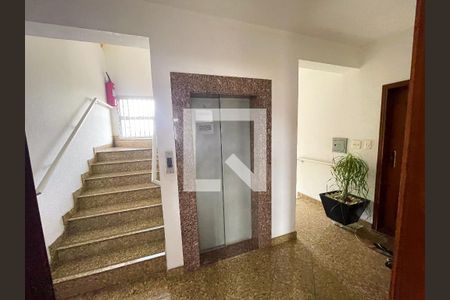 Apartamento à venda com 240m², 4 quartos e 6 vagas Apartamento à venda com 240m², 4 quartos e 6 vagaselevador