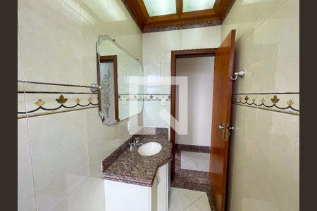 Apartamento à venda com 240m², 4 quartos e 6 vagas Apartamento à venda com 240m², 4 quartos e 6 vagasBanheiro Social