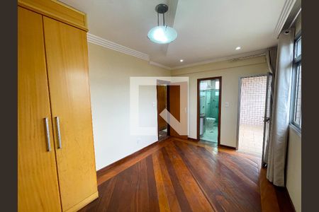 Apartamento à venda com 240m², 4 quartos e 6 vagas Apartamento à venda com 240m², 4 quartos e 6 vagasQuarto 3 - Suíte