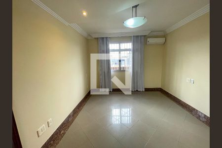 Apartamento à venda com 240m², 4 quartos e 6 vagas Apartamento à venda com 240m², 4 quartos e 6 vagasQuarto 4 - Suíte máster