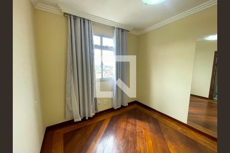 Apartamento à venda com 240m², 4 quartos e 6 vagas Apartamento à venda com 240m², 4 quartos e 6 vagasQuarto 2 - Suíte