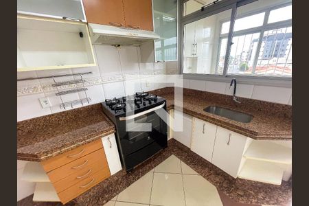 Apartamento à venda com 240m², 4 quartos e 6 vagas Apartamento à venda com 240m², 4 quartos e 6 vagasCozinha