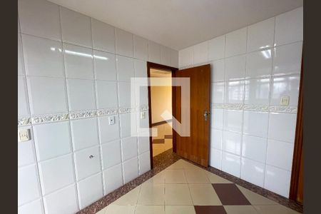 Apartamento à venda com 240m², 4 quartos e 6 vagas Apartamento à venda com 240m², 4 quartos e 6 vagasCozinha