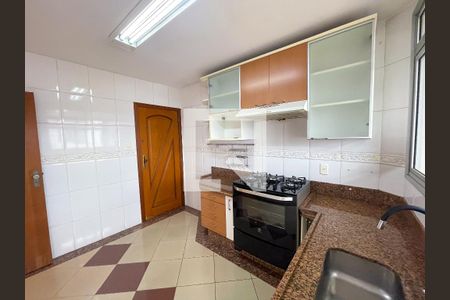 Apartamento à venda com 240m², 4 quartos e 6 vagas Apartamento à venda com 240m², 4 quartos e 6 vagasCozinha