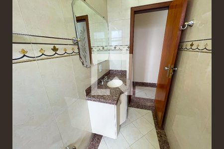 Apartamento à venda com 240m², 4 quartos e 6 vagas Apartamento à venda com 240m², 4 quartos e 6 vagasBanheiro Social