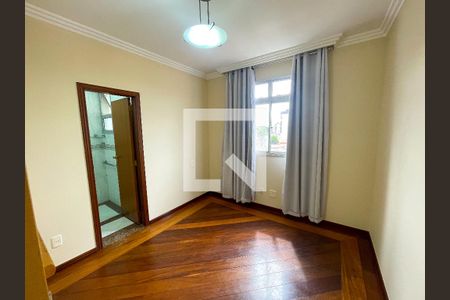 Apartamento à venda com 240m², 4 quartos e 6 vagas Apartamento à venda com 240m², 4 quartos e 6 vagasQuarto 2 - Suíte
