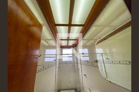 Apartamento à venda com 240m², 4 quartos e 6 vagas Apartamento à venda com 240m², 4 quartos e 6 vagasBanheiro Social