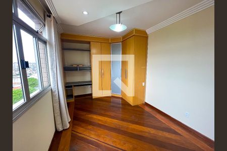 Apartamento à venda com 240m², 4 quartos e 6 vagas Apartamento à venda com 240m², 4 quartos e 6 vagasQuarto 3 - Suíte