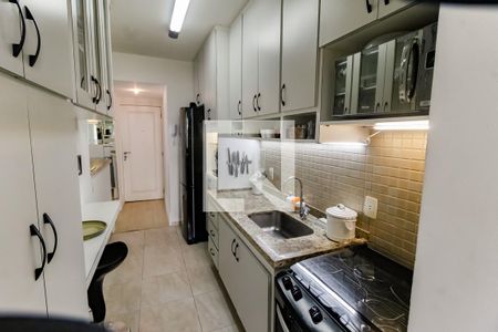 Apartamento para alugar com 68m², 3 quartos e 2 vagas Apartamento para alugar com 68m², 3 quartos e 2 vagasCozinha - Armários