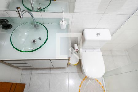 Casa à venda com 100m², 3 quartos e 2 vagas Casa à venda com 100m², 3 quartos e 2 vagasBanheiro Social